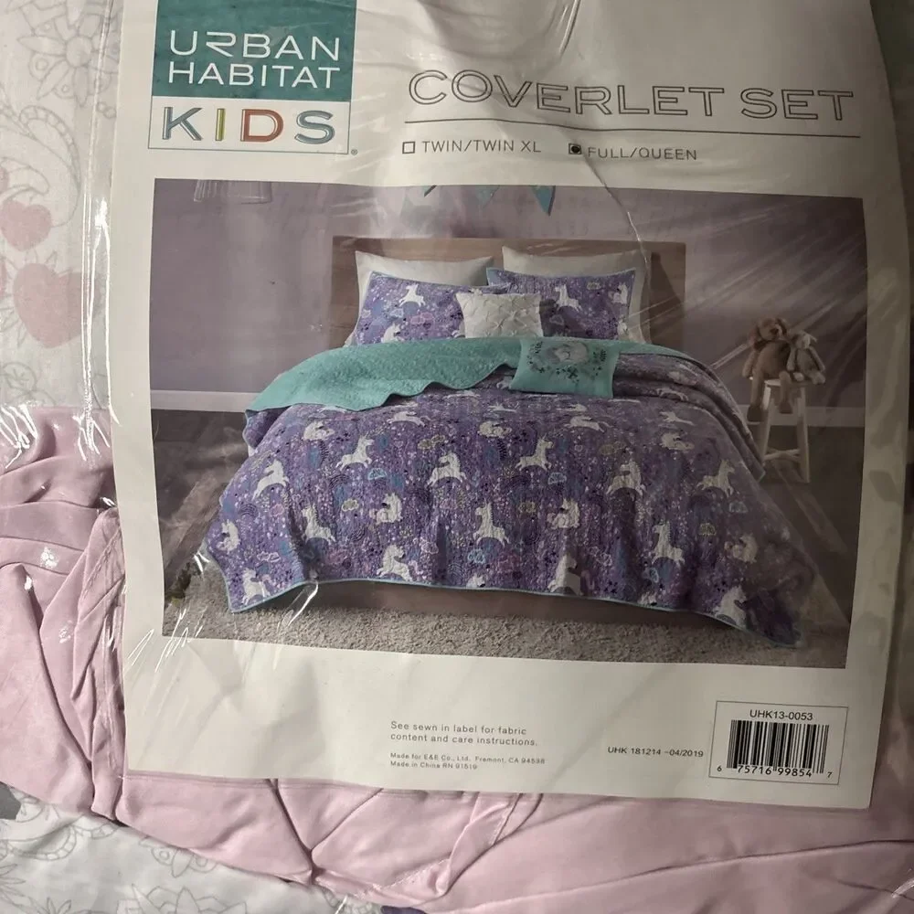 Urban Habitat Full Queen  Bedding Quilt Cover Set Unicorn Reversible 4 Pcs Girls